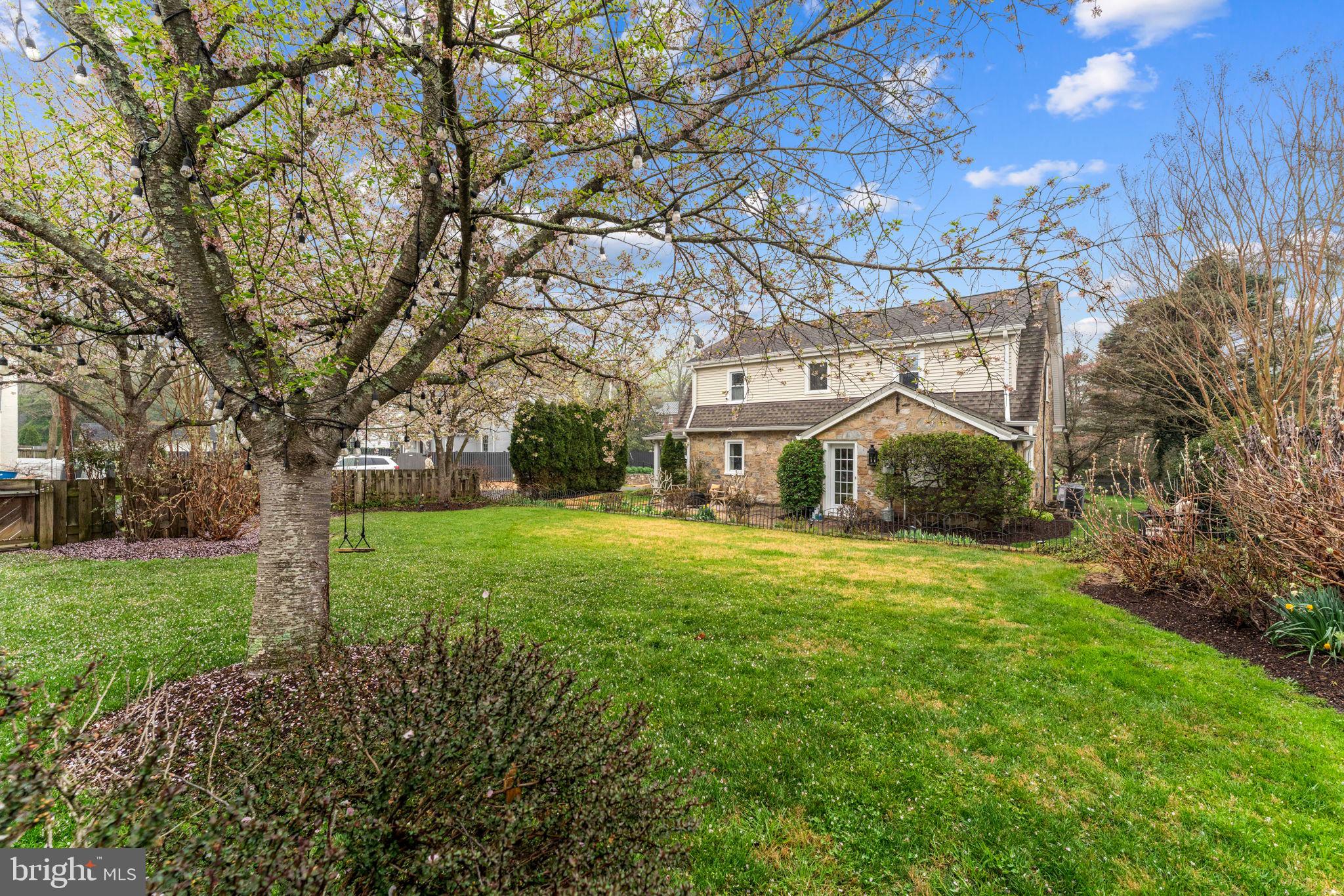 700 W WASHINGTON STREET