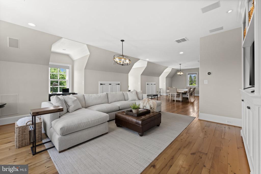 22364 WILSON MEADOWS LANE