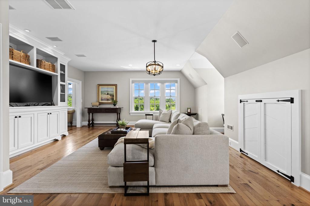 22364 WILSON MEADOWS LANE