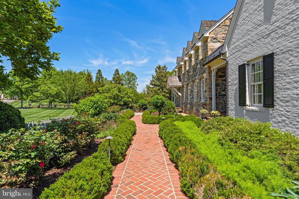 22364 WILSON MEADOWS LANE