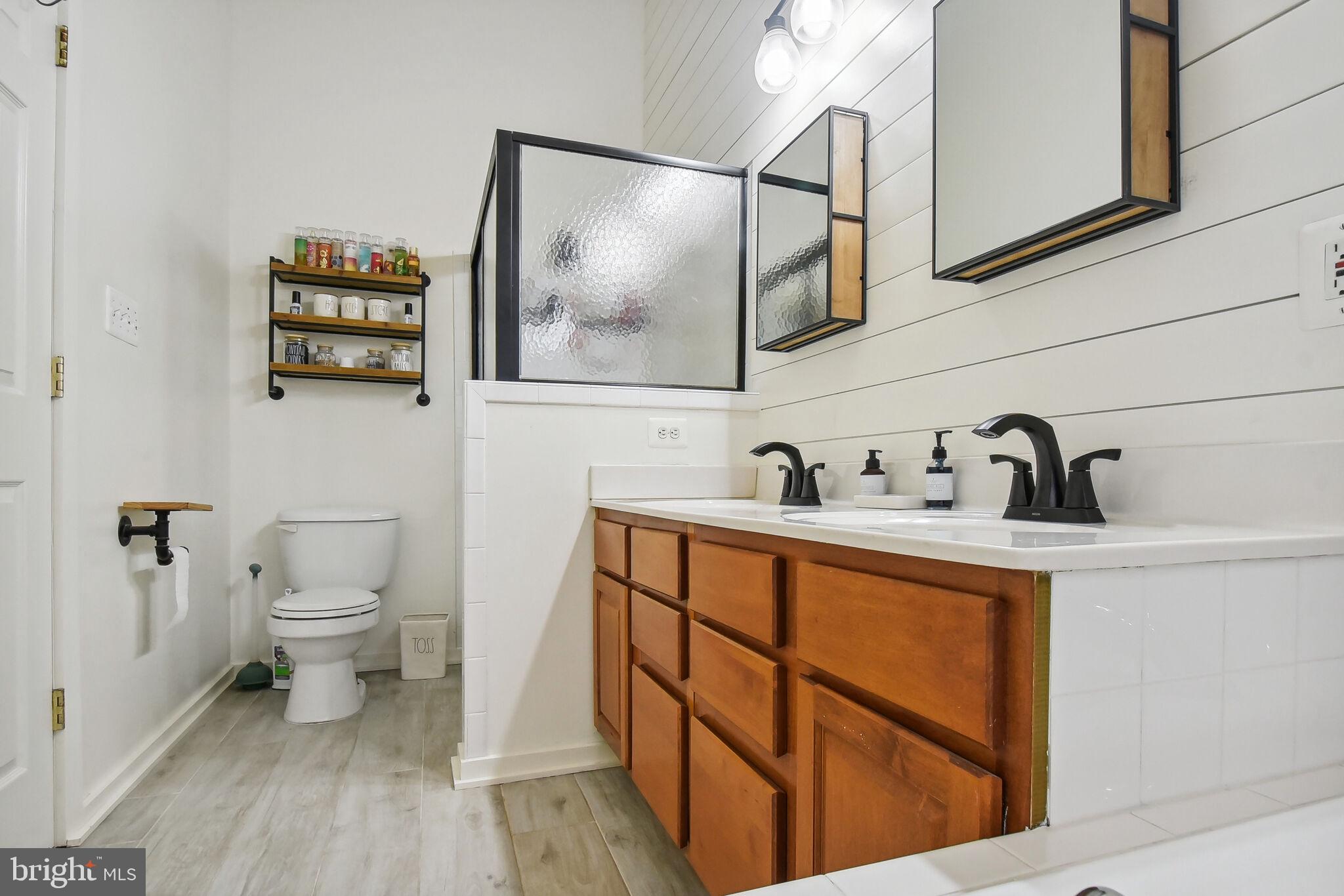 14175 HUNTERS RUN WAY