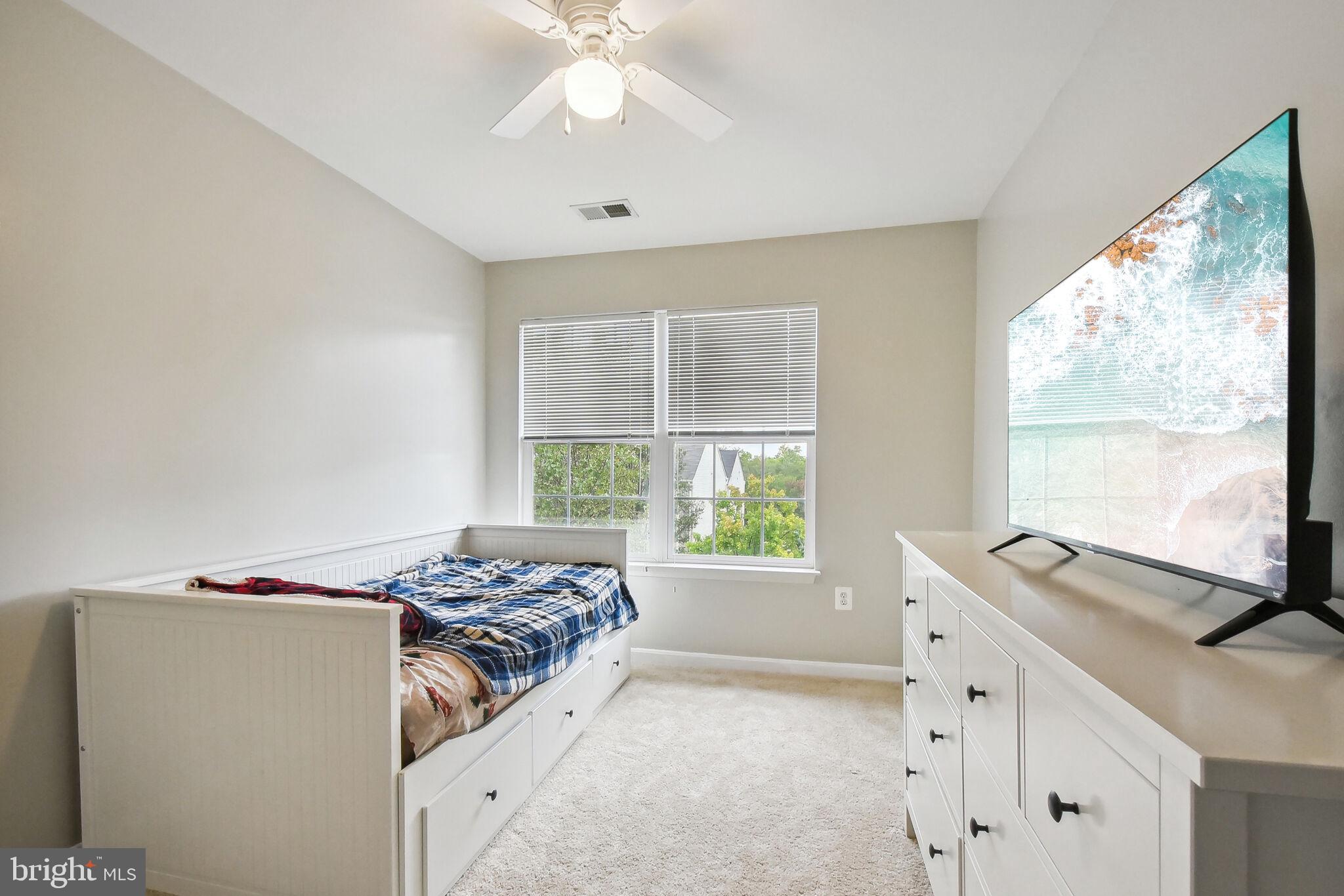 14175 HUNTERS RUN WAY