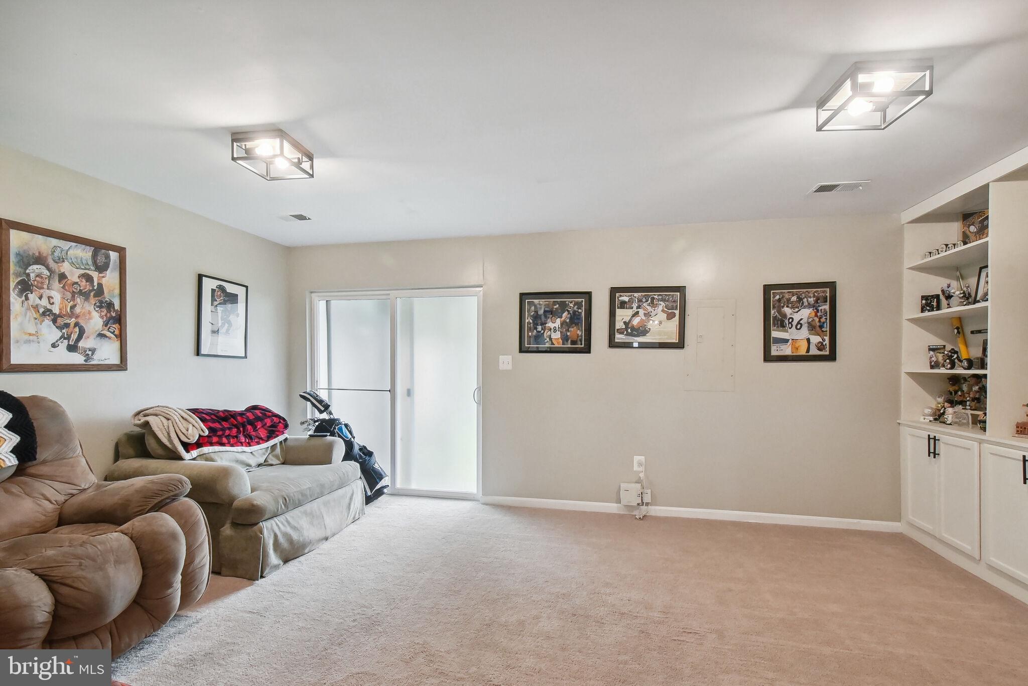 14175 HUNTERS RUN WAY