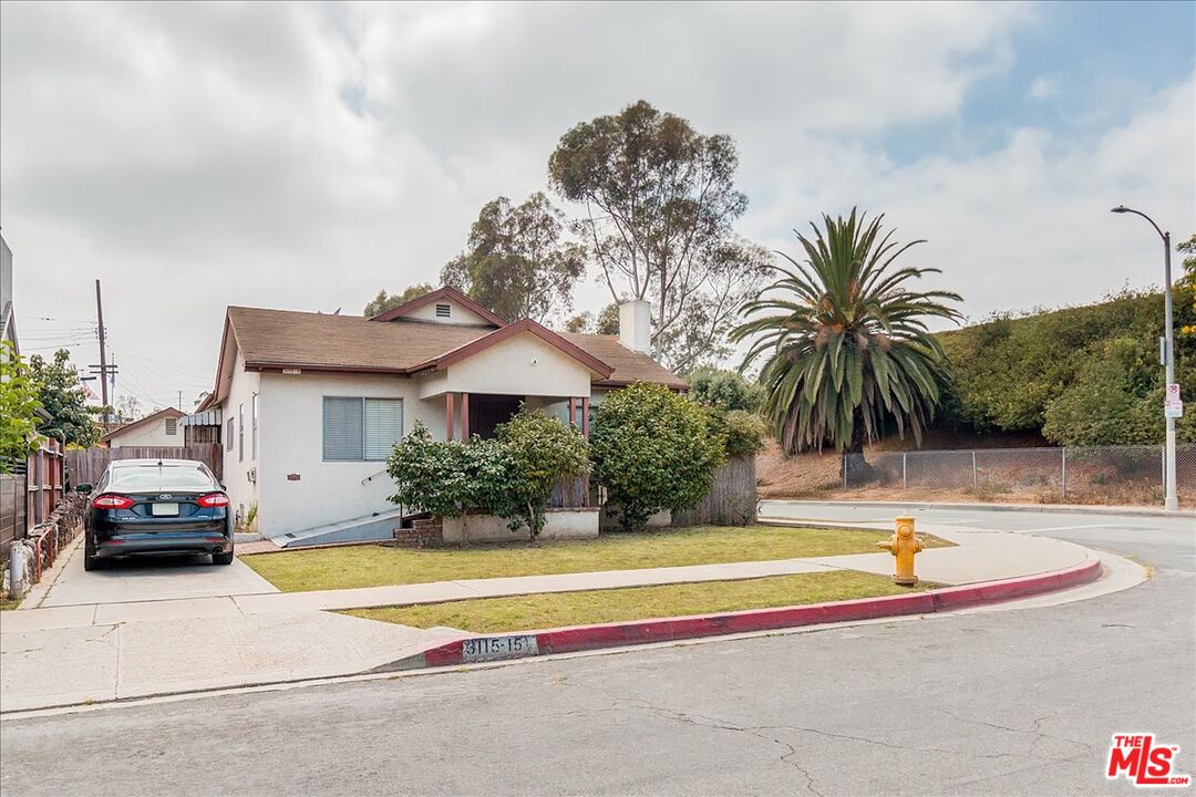 3115 Curts Ave