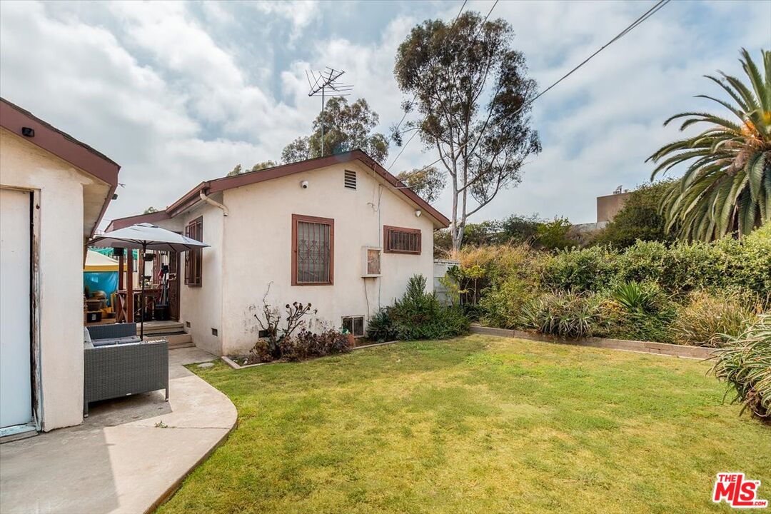 3115 Curts Ave