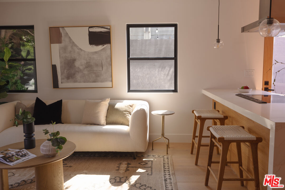 2235 S Mansfield Ave