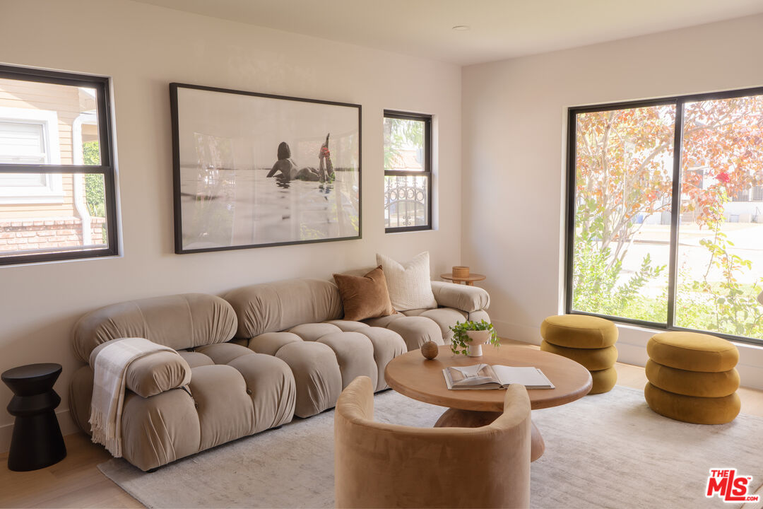 2235 S Mansfield Ave