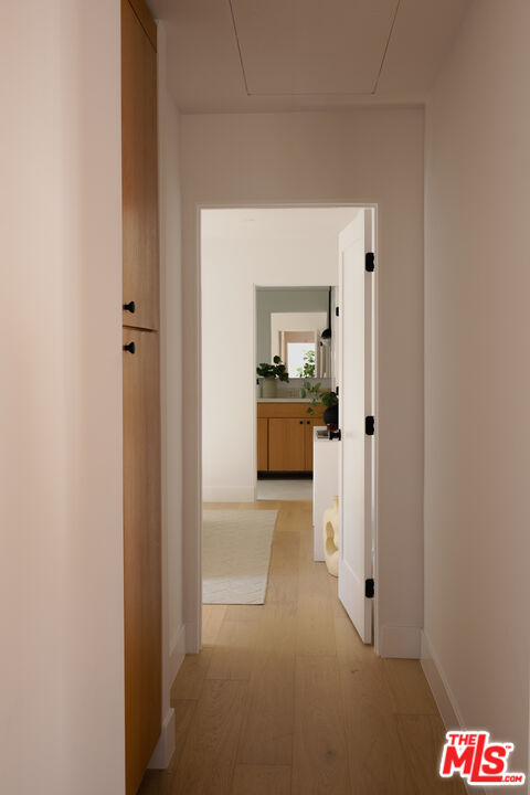 2235 S Mansfield Ave