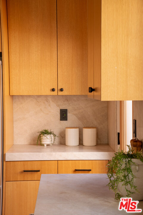 2235 S Mansfield Ave