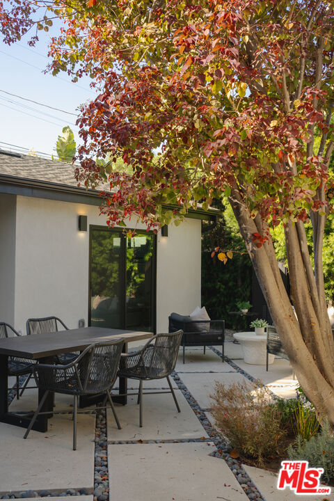 2235 S Mansfield Ave