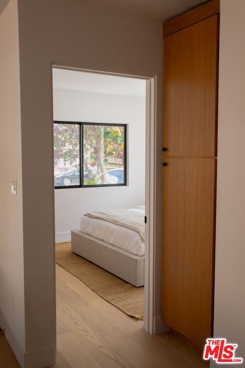 2235 S Mansfield Ave