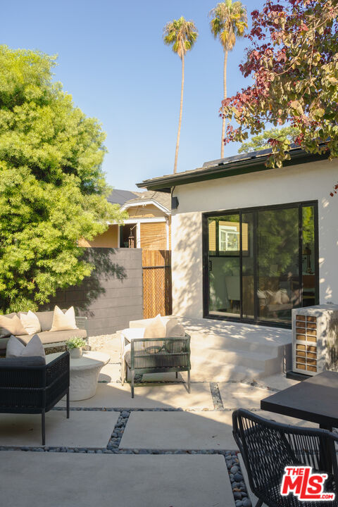 2235 S Mansfield Ave