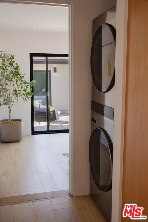 2235 S Mansfield Ave