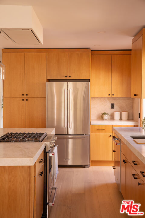 2235 S Mansfield Ave