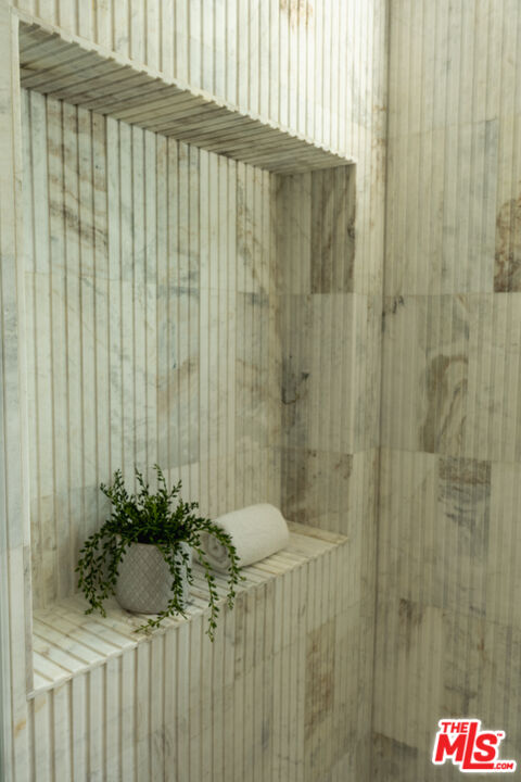 2235 S Mansfield Ave