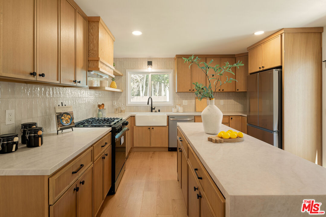 4224 6th Ave
