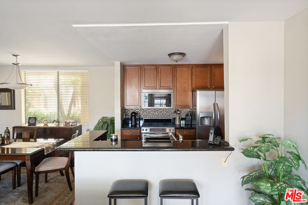 1430 Colby Ave Unit: 102