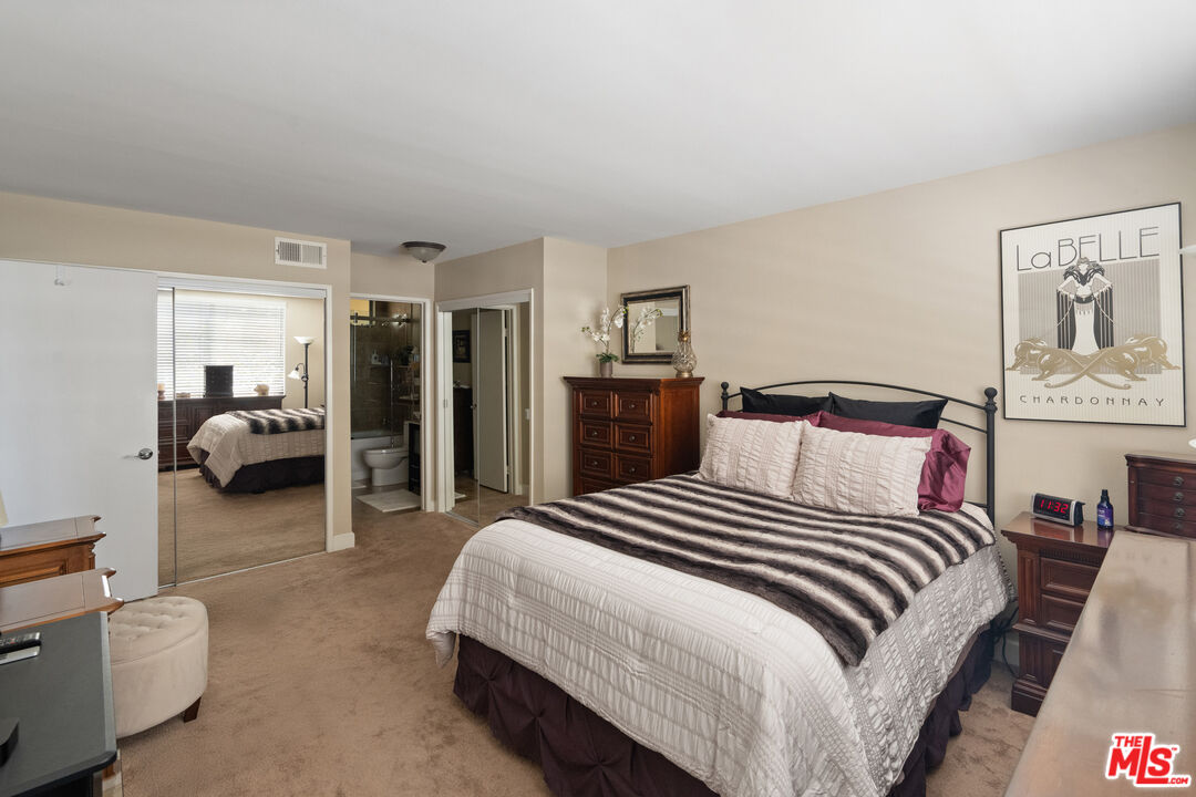 1430 Colby Ave Unit: 102