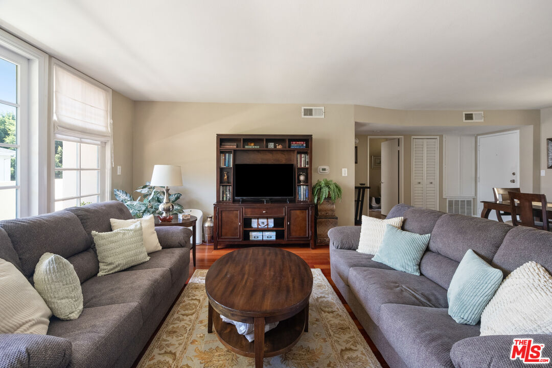 1430 Colby Ave Unit: 102