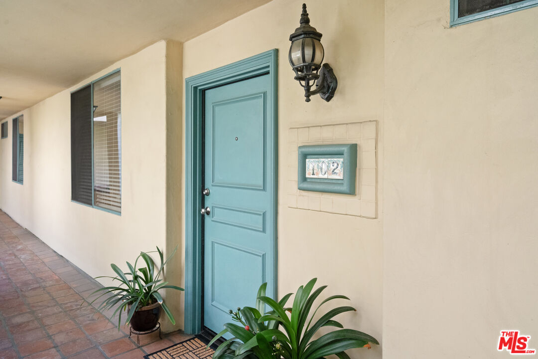1430 Colby Ave Unit: 102