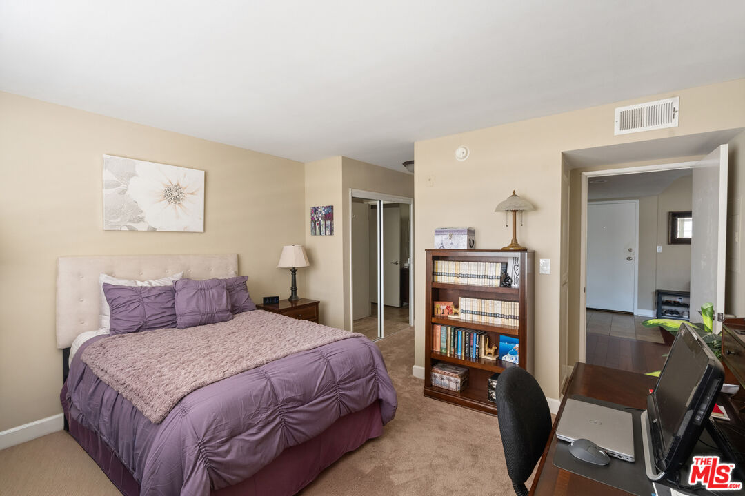 1430 Colby Ave Unit: 102