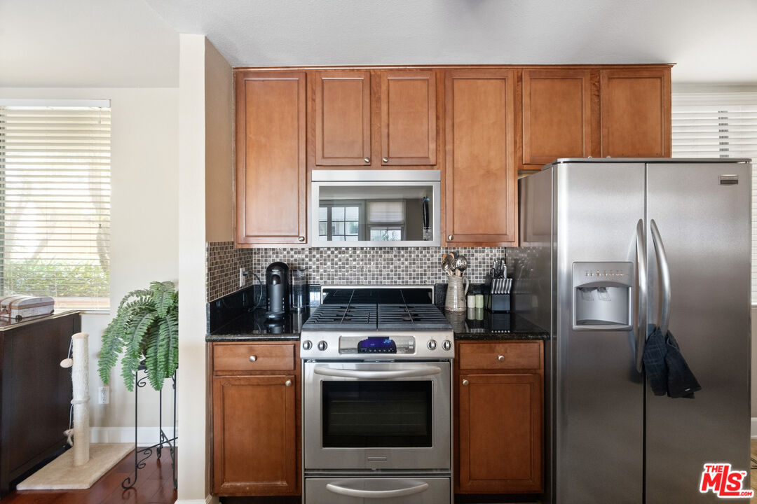 1430 Colby Ave Unit: 102
