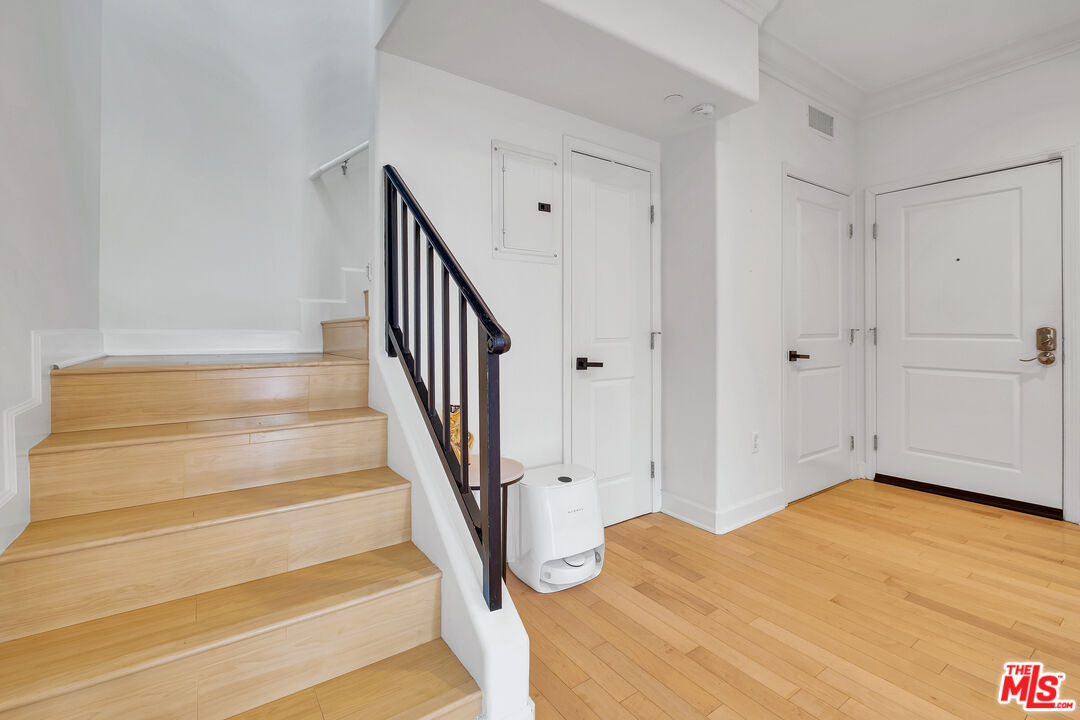 5312 Denny Ave Unit: 7