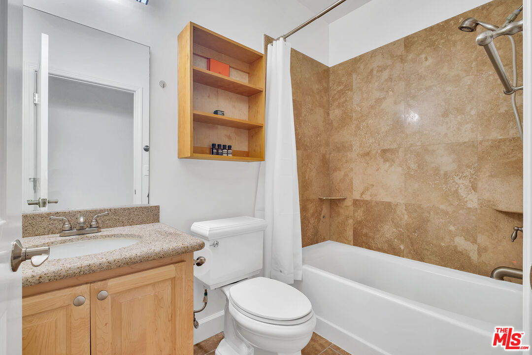 5312 Denny Ave Unit: 7