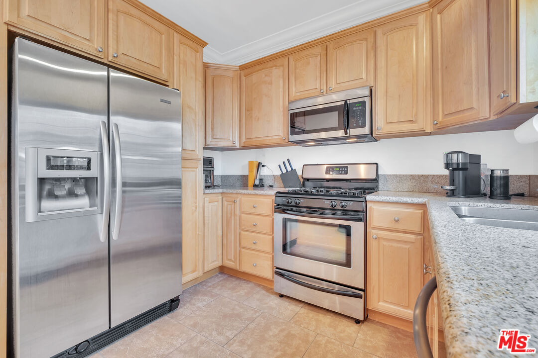 5312 Denny Ave Unit: 7