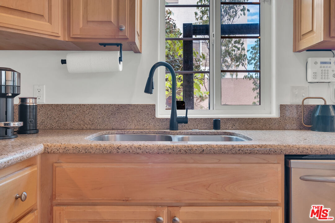 5312 Denny Ave Unit: 7
