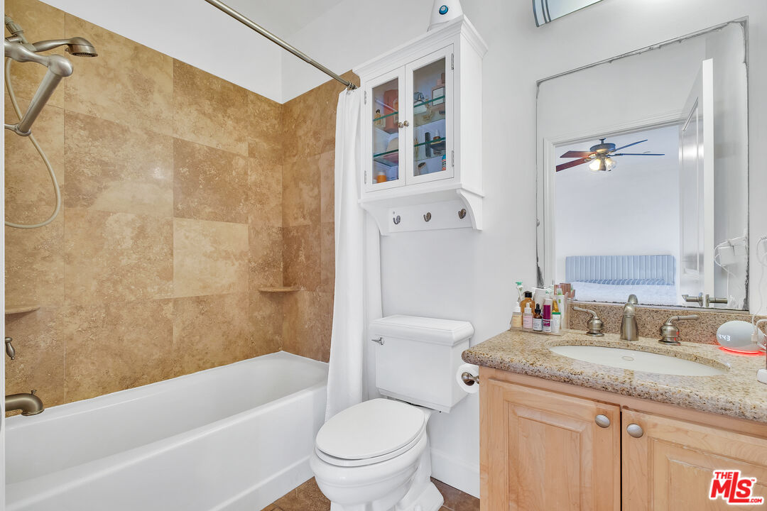 5312 Denny Ave Unit: 7