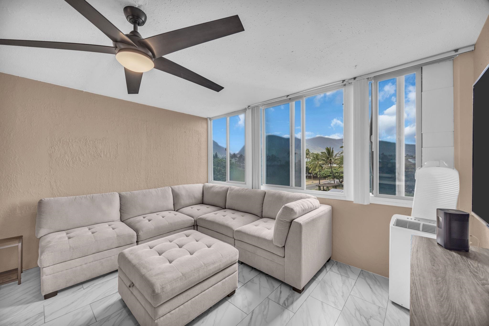 111 KAHULUI BEACH Rd Unit: D-402