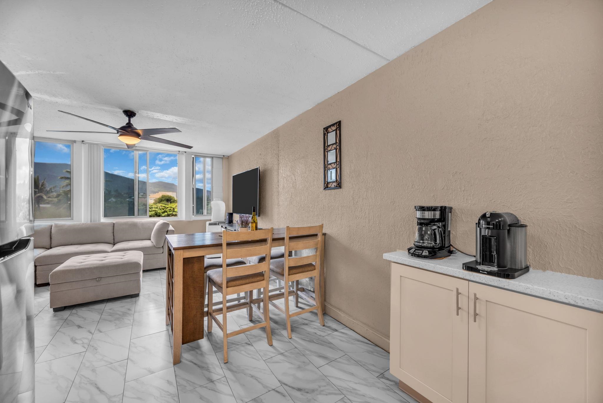 111 KAHULUI BEACH Rd Unit: D-402