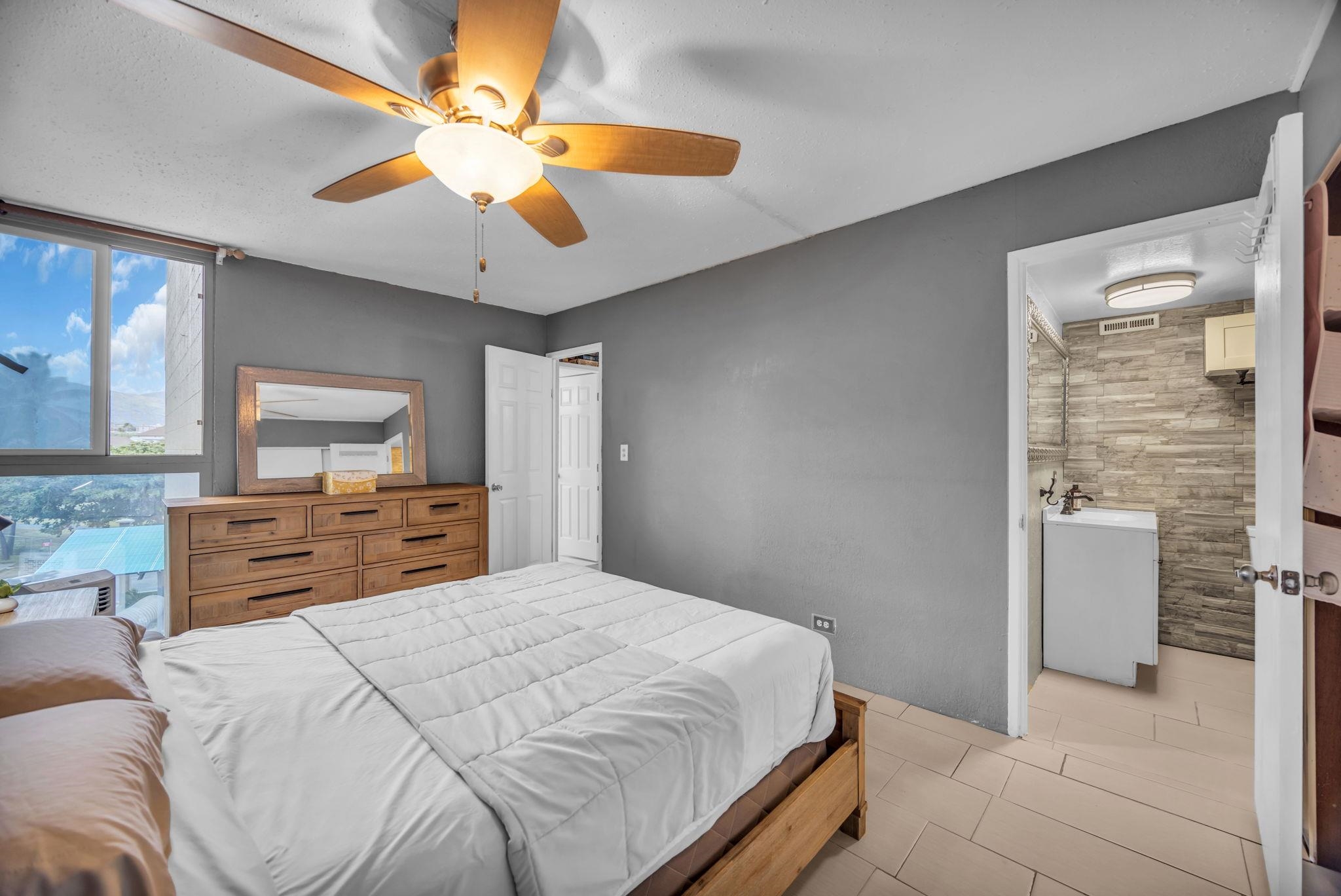 111 KAHULUI BEACH Rd Unit: D-402