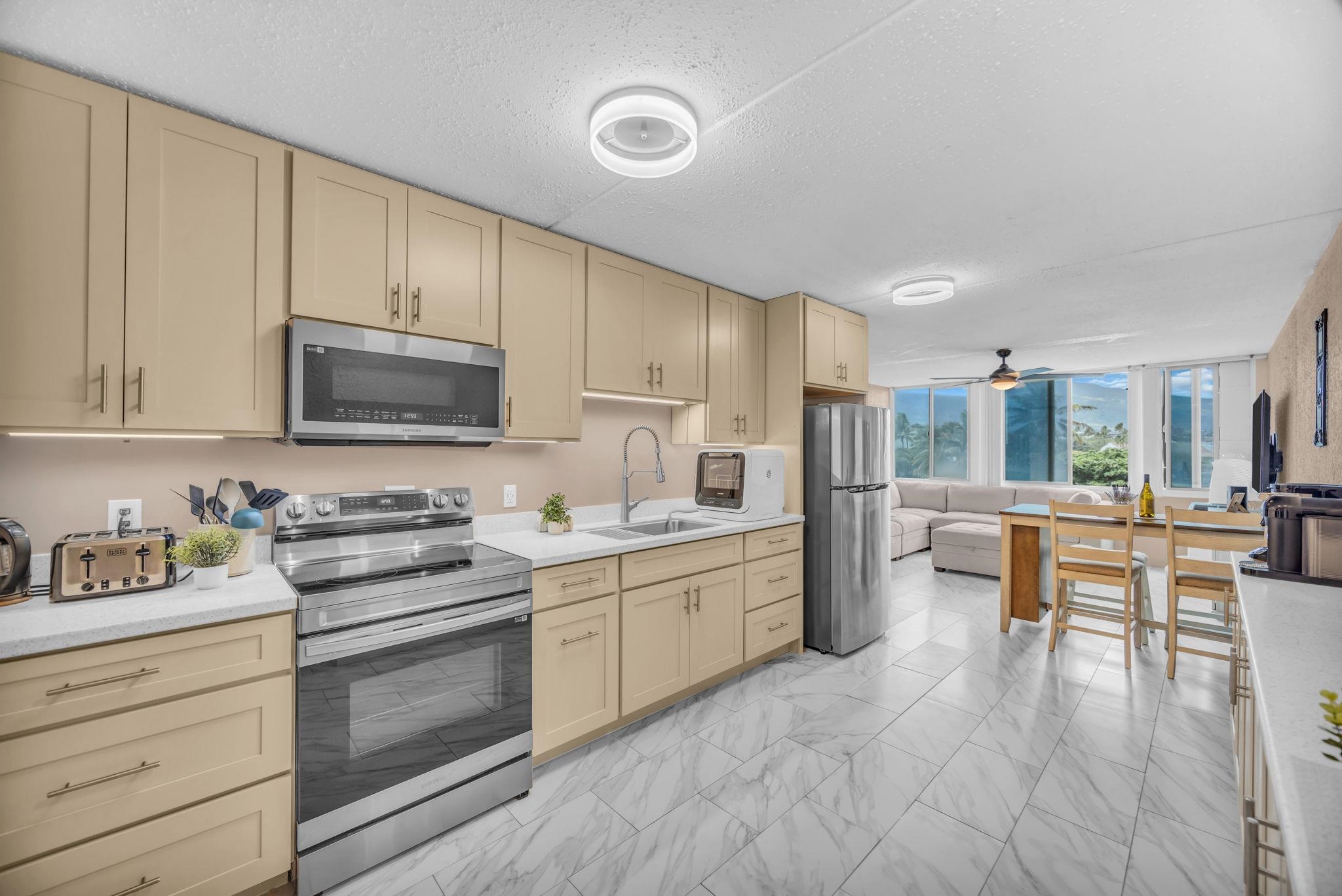 111 KAHULUI BEACH Rd Unit: D-402