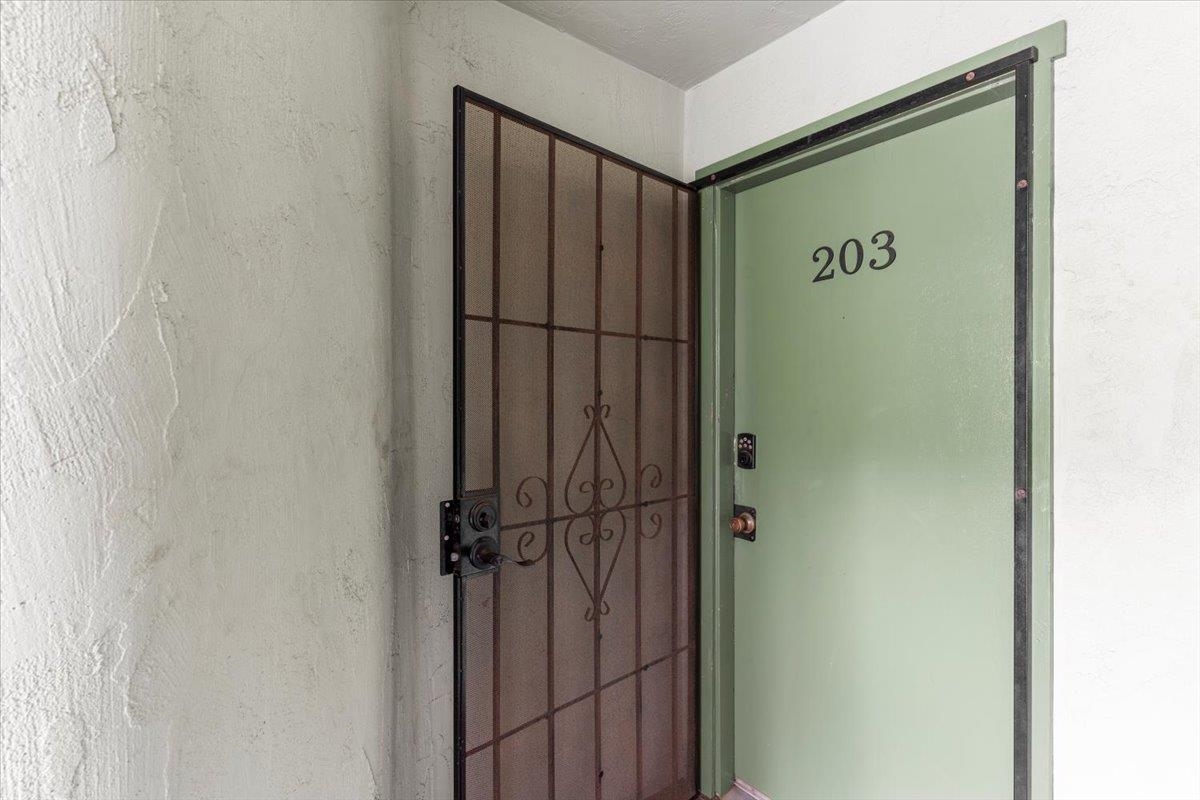 2050 KANOE St Unit: 203