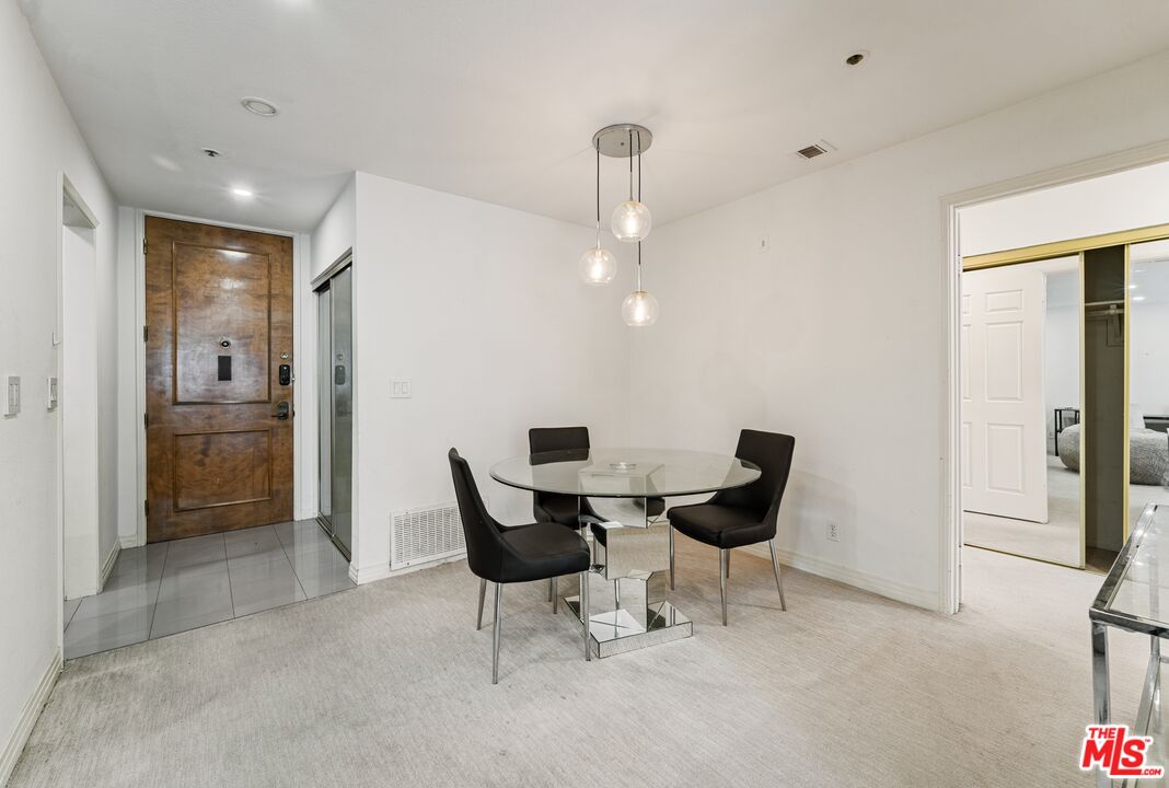 121 S Hope St Unit: 313