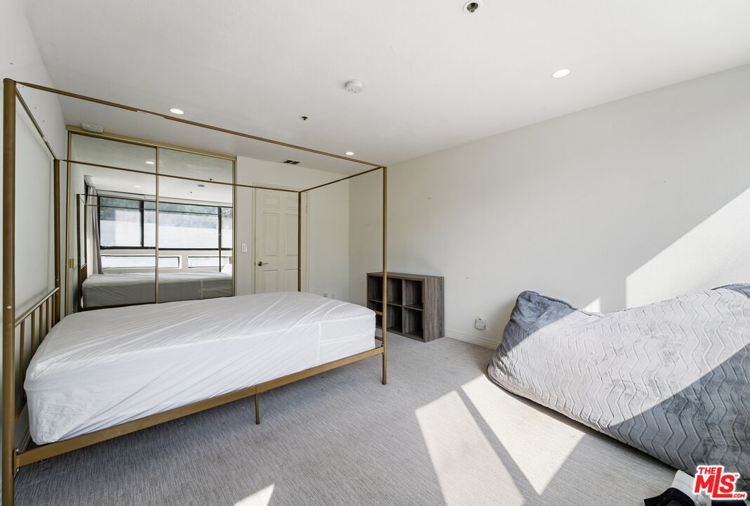 121 S Hope St Unit: 313