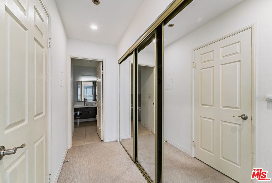 121 S Hope St Unit: 313