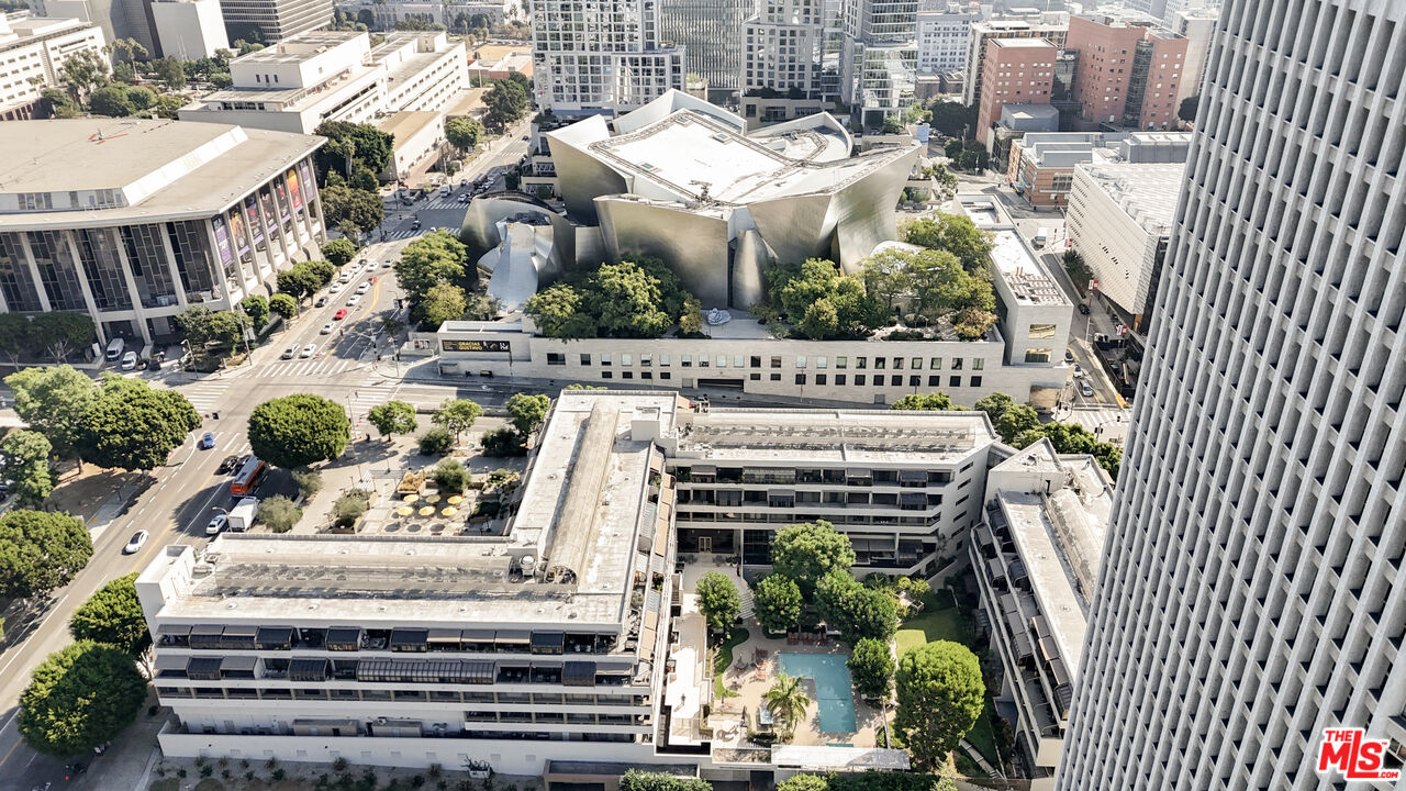 121 S Hope St Unit: 313