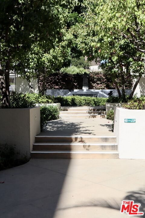 121 S Hope St Unit: 313