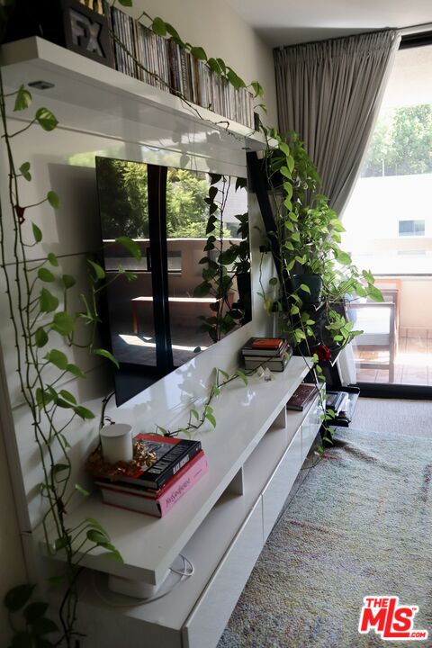 121 S Hope St Unit: 313