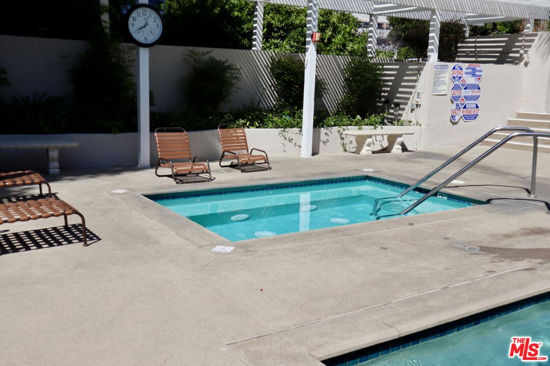 121 S Hope St Unit: 313