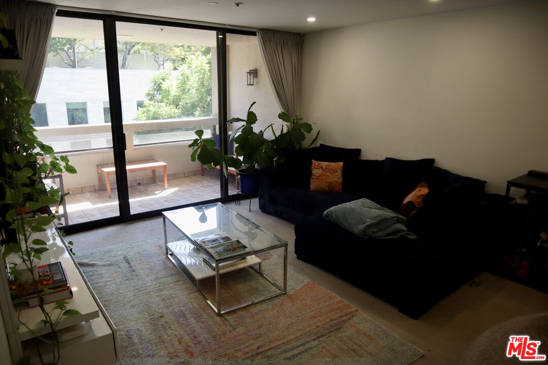 121 S Hope St Unit: 313