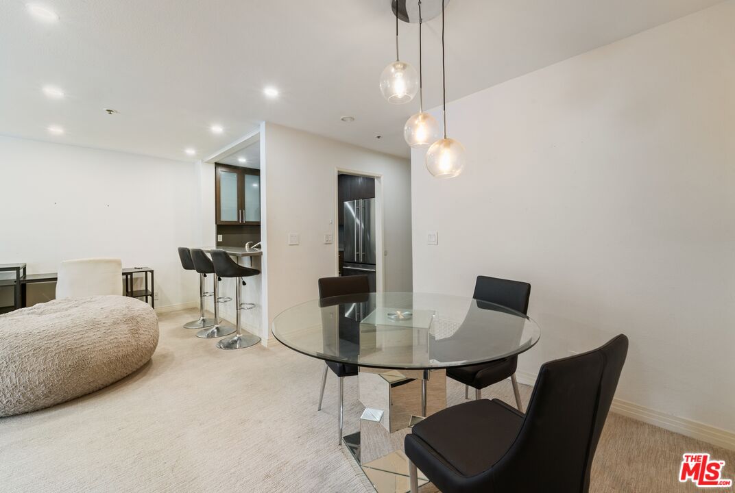 121 S Hope St Unit: 313