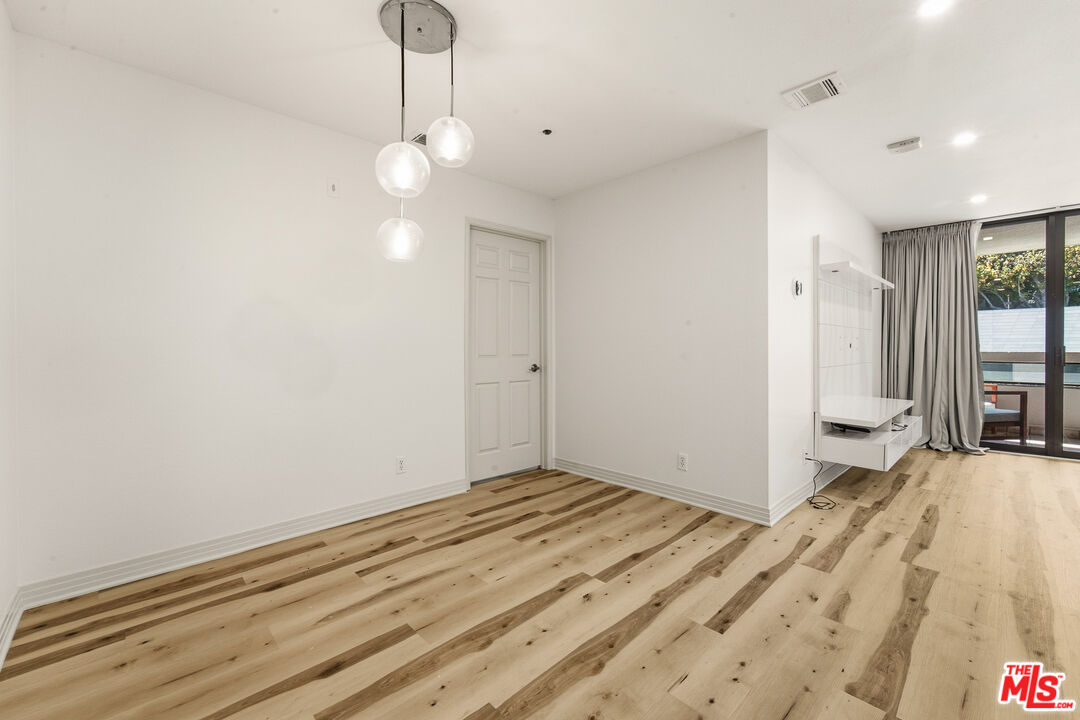 121 S Hope St Unit: 313