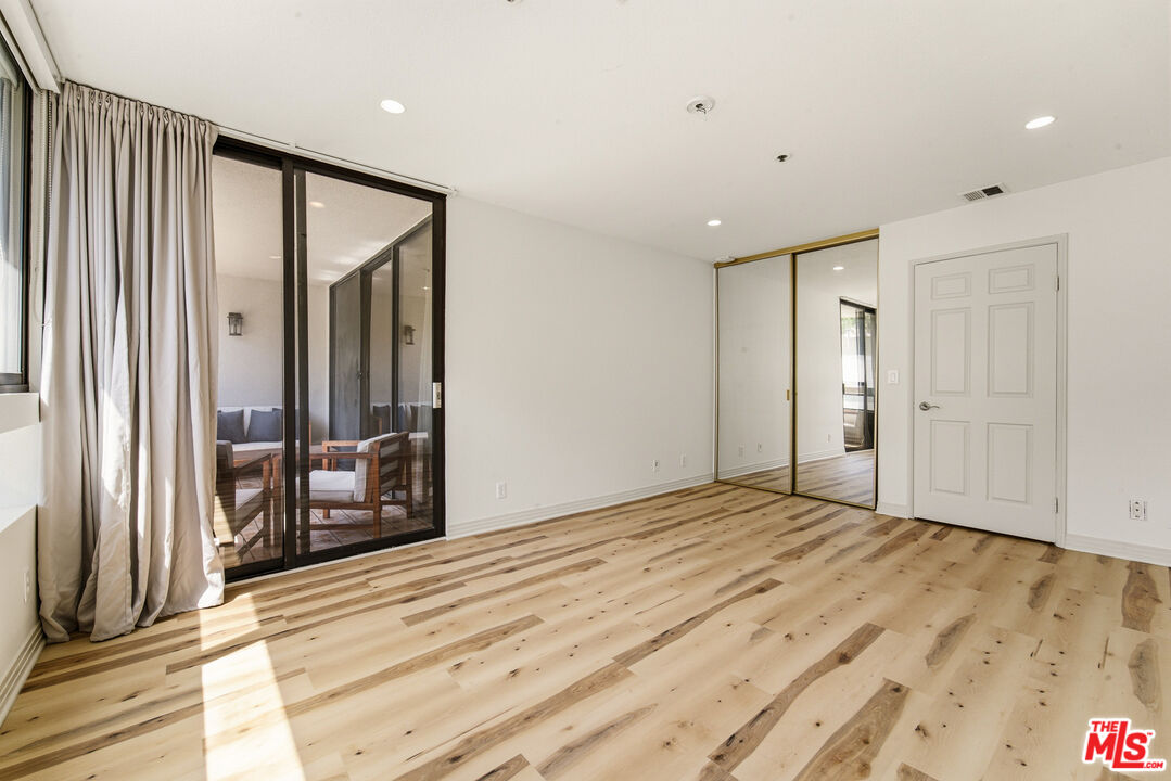 121 S Hope St Unit: 313