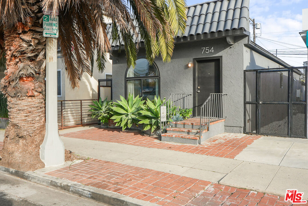 754 Washington Blvd
