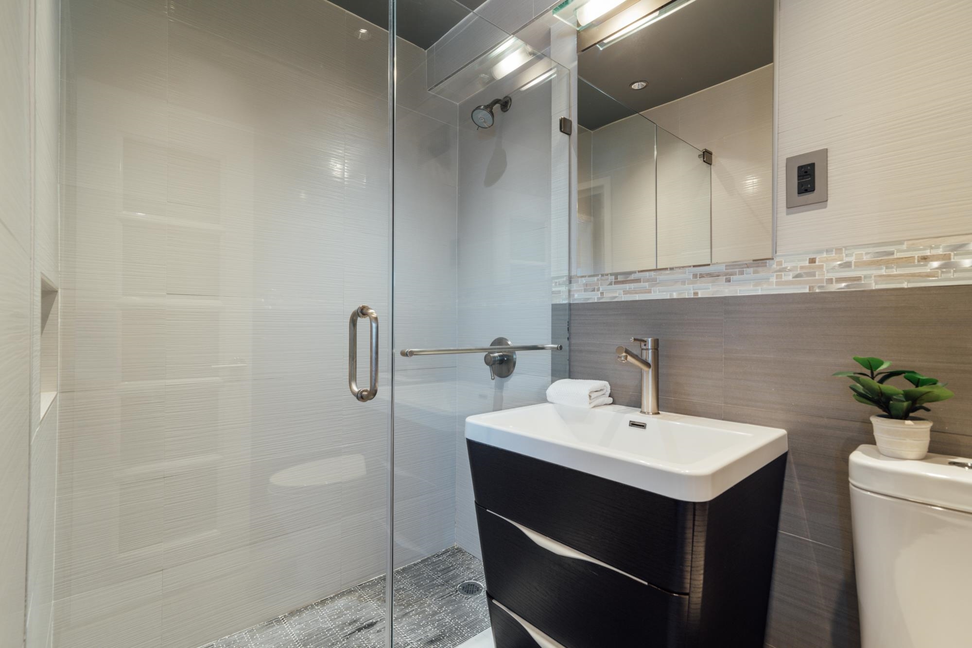 899 BLVD EAST Unit: 4A