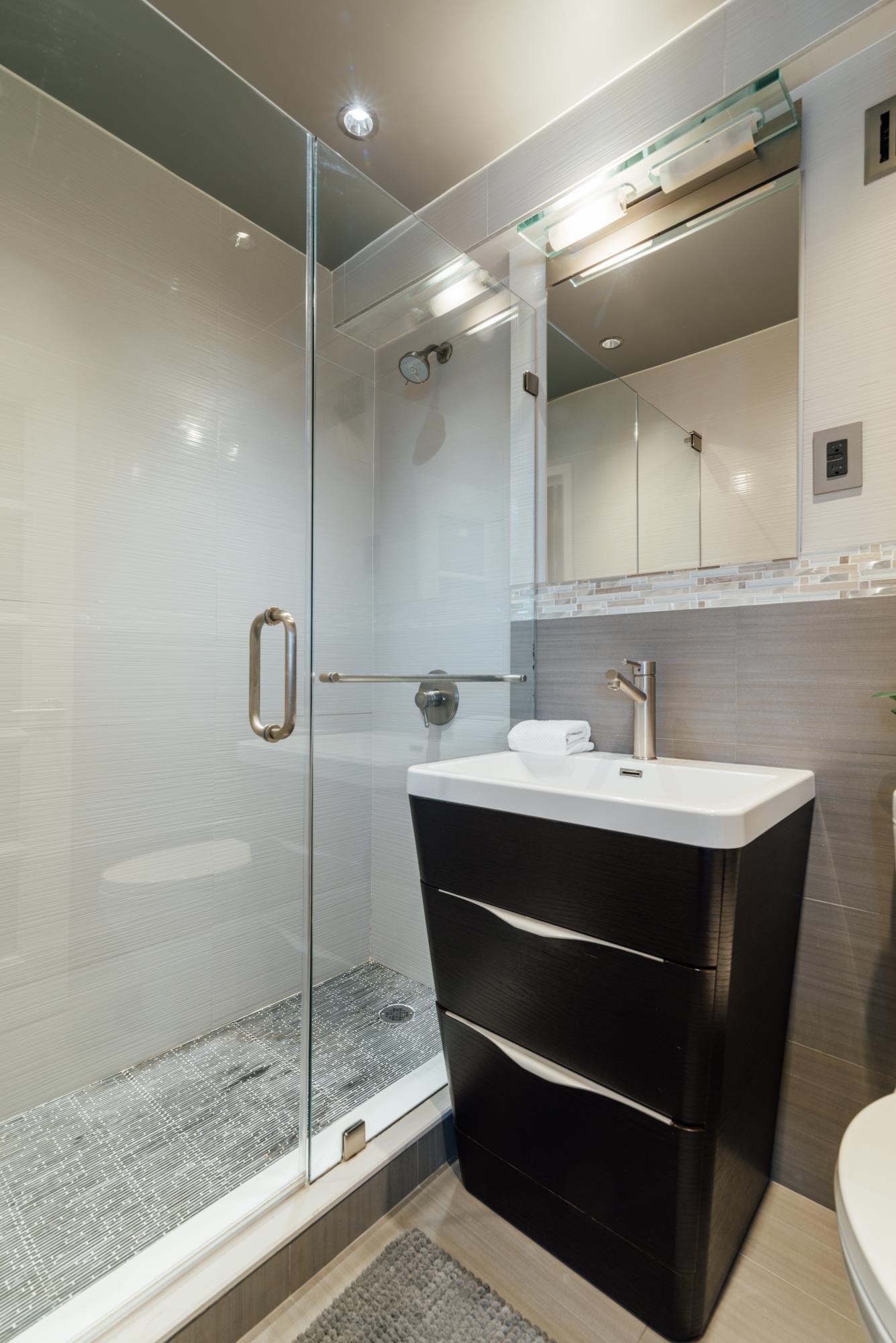899 BLVD EAST Unit: 4A